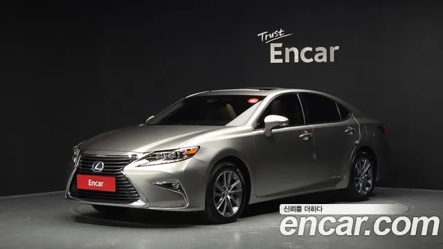 LEXUS ES300H 2018 — 66 086 км, серебристо-серый, Корея — под ключ — фото 1
