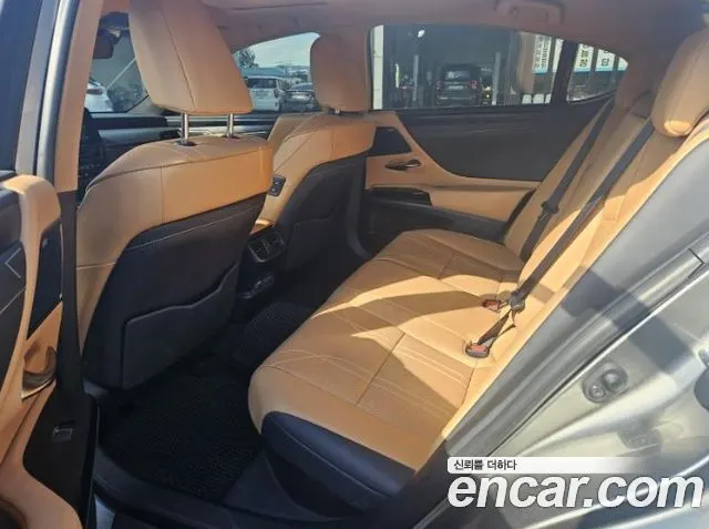 LEXUS ES300H 2022 — 103 147 км, серебристо-серый, Корея — под ключ — фото 6