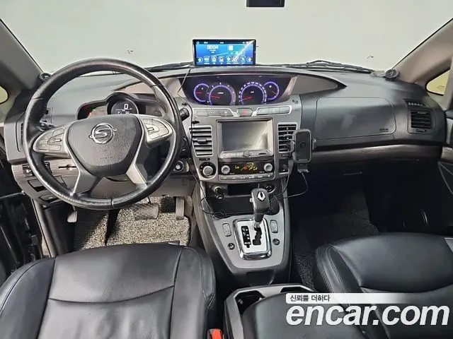 KGM KORANDO TURISMO 2017 — 174 000 км, чёрный, Корея — под ключ — фото 5