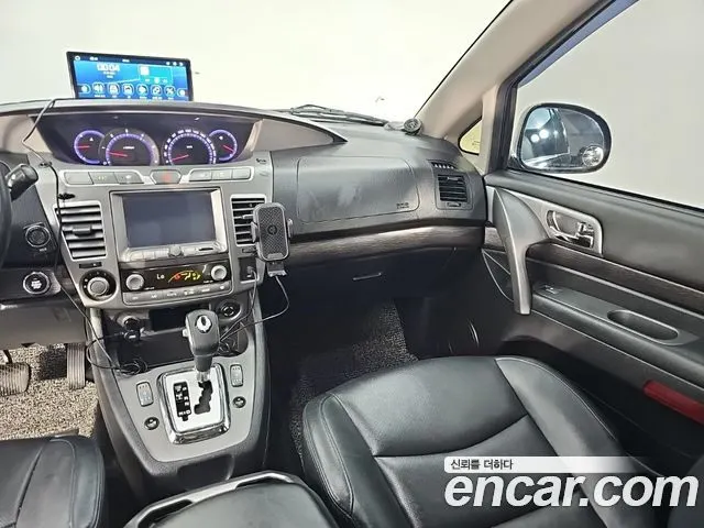 KGM KORANDO TURISMO 2017 — 174 000 км, чёрный, Корея — под ключ — фото 10