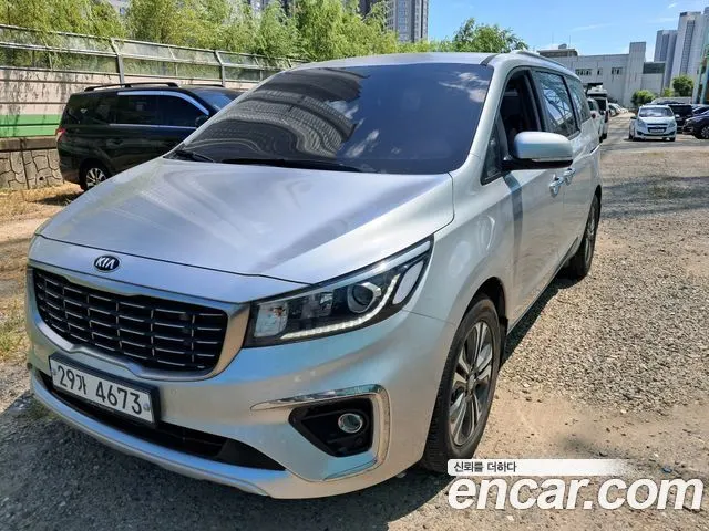 KIA CARNIVAL 2019 — 23 918 км, серебристый, Корея — под ключ — фото 1