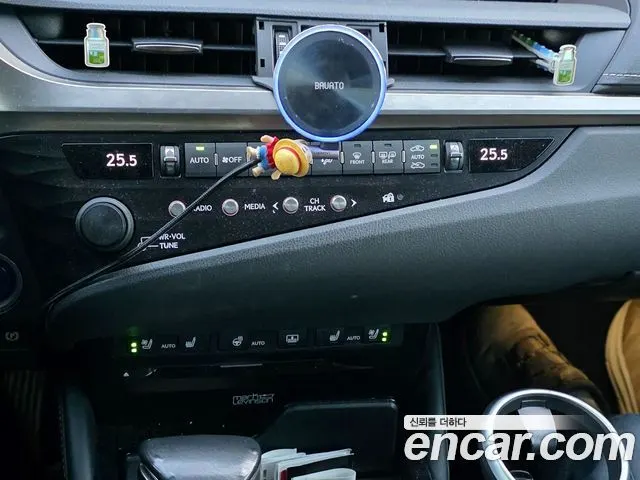 LEXUS ES300H 2019 — 132 487 км, белый-перламутр, Корея — под ключ — фото 9