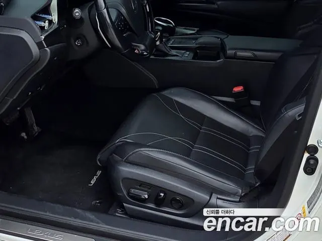 LEXUS ES300H 2019 — 132 487 км, белый-перламутр, Корея — под ключ — фото 10
