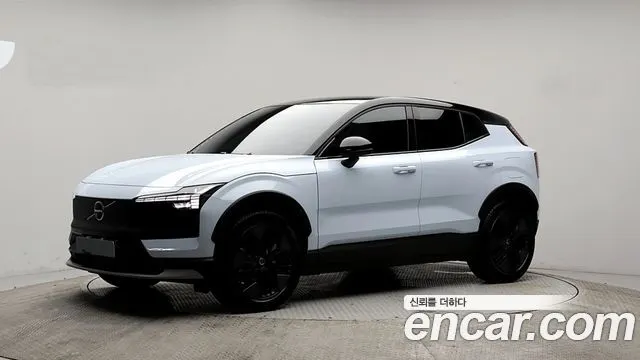 VOLVO EX30 CROSS 2026 — 4 620 км, светло-серебристый, Корея — под ключ — фото 3