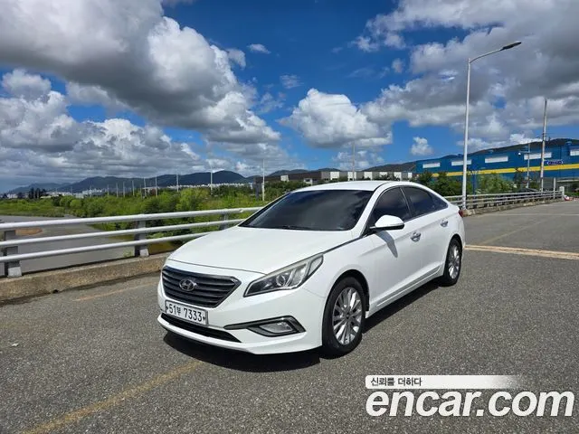 HYUNDAI SONATA 2015 — 182 766 км, белый, Корея — под ключ — фото 1