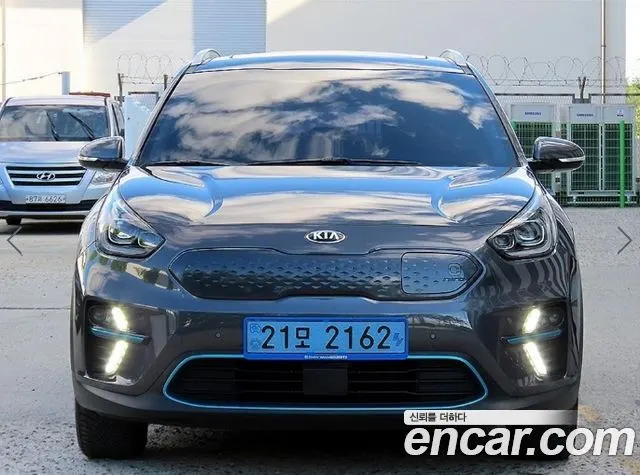 KIA NIRO 2019 — 113 523 км, серый, Корея — под ключ — фото 2