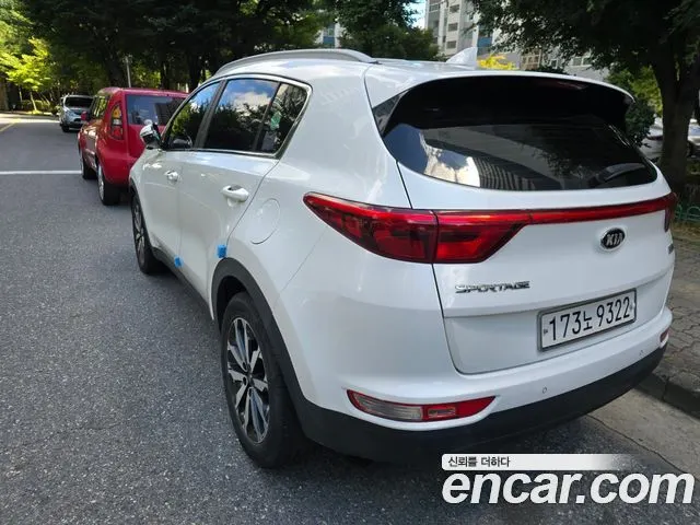 KIA SPORTAGE 2017 — 157 400 км, белый, Корея — под ключ — фото 2