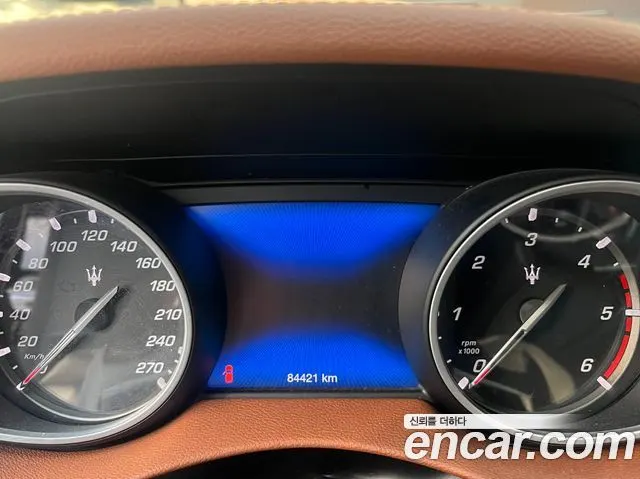MASERATI LEVANTE 2019 — 97 050 км, чёрный, Корея — под ключ — фото 9