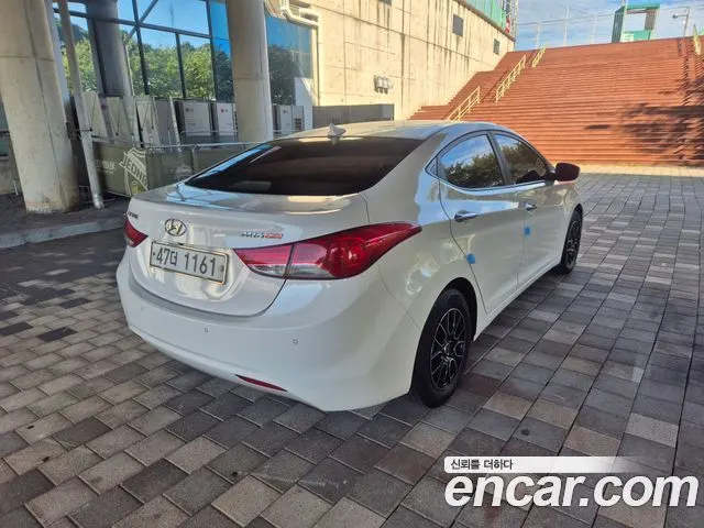 HYUNDAI AVANTE 2012 — 140 000 км, белый, Корея — под ключ — фото 6