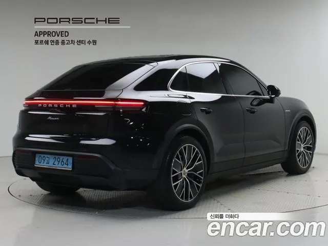 PORSCHE MACAN 2025 — 34 150 км, чёрный, Корея — под ключ — фото 2