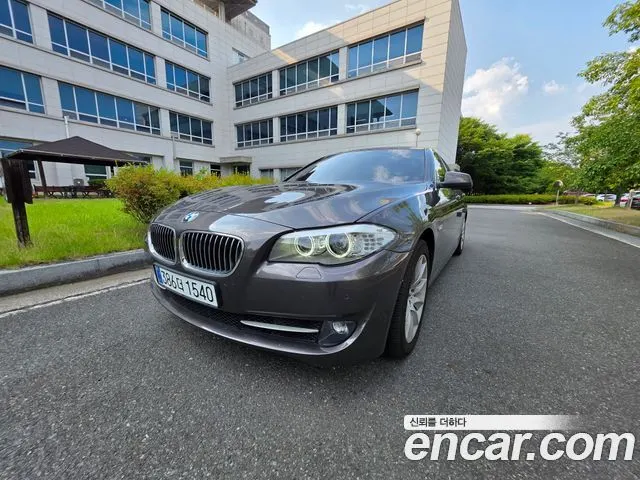 BMW 5 SERIES 2013 — 129 500 км, коричневый, Корея — под ключ — фото 1