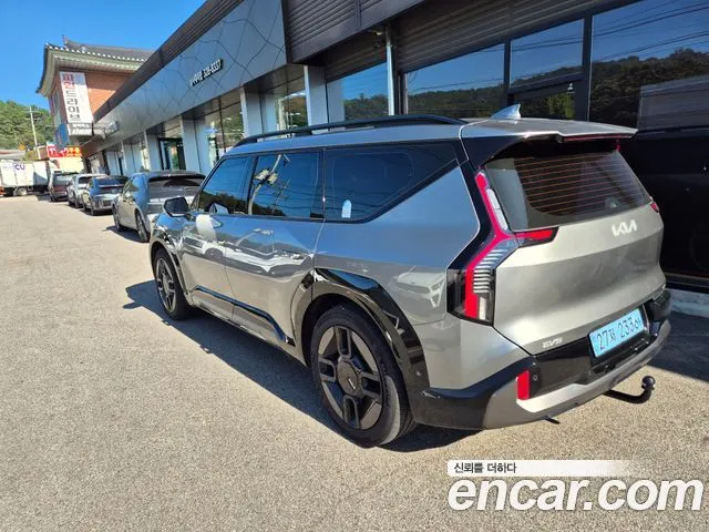 KIA EV9 2026 — 28 000 км, серебристо-серый, Корея — под ключ — фото 5