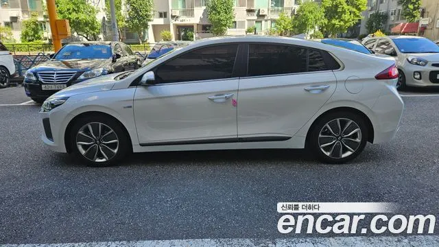 HYUNDAI IONIQ HYBRID 2017 — 95 702 км, белый, Корея — под ключ — фото 2