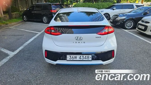 HYUNDAI IONIQ HYBRID 2017 — 95 702 км, белый, Корея — под ключ — фото 4