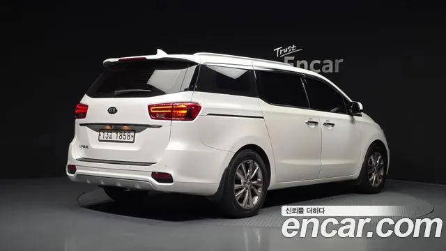 KIA CARNIVAL 2019 — 151 382 км, белый, Корея — под ключ — фото 2