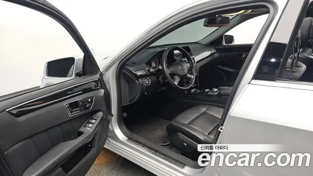 MERCEDES-BENZ E-CLASS W212 2011 — 113 002 км, серебристый, Корея — под ключ — фото 10