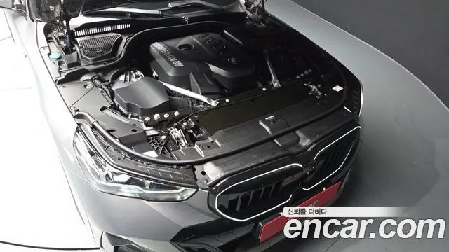 BMW 5 SERIES 2025 — 10 565 км, светло-золотистый, Корея — под ключ — фото 6
