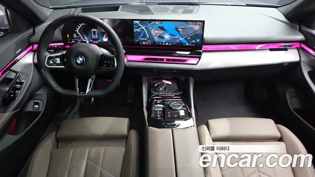 BMW 5 SERIES 2025 — 10 565 км, светло-золотистый, Корея — под ключ — фото 7
