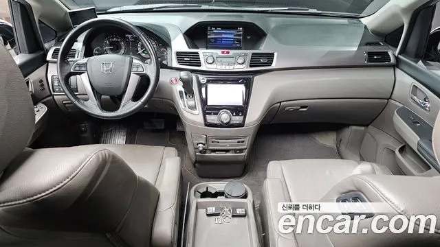 HONDA ODYSSEY 2016 — 95 892 км, белый, Корея — под ключ — фото 7