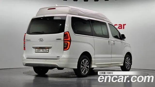 HYUNDAI GRAND STAREX 2019 — 105 017 км, белый, Корея — под ключ — фото 2