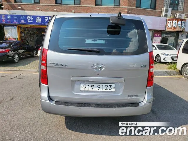 HYUNDAI GRAND STAREX 2016 — 163 654 км, серебристо-серый, Корея — под ключ — фото 2