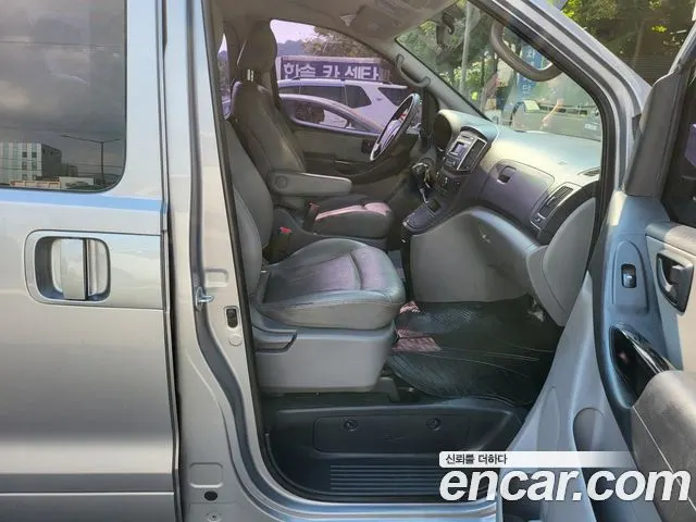 HYUNDAI GRAND STAREX 2016 — 163 654 км, серебристо-серый, Корея — под ключ — фото 8