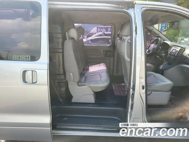 HYUNDAI GRAND STAREX 2016 — 163 654 км, серебристо-серый, Корея — под ключ — фото 9