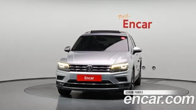 VOLKSWAGEN TIGUAN 2018 — 99 725 км, серебристо-серый, Корея — под ключ — фото 3