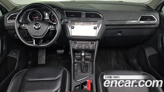 VOLKSWAGEN TIGUAN 2018 — 99 725 км, серебристо-серый, Корея — под ключ — фото 7