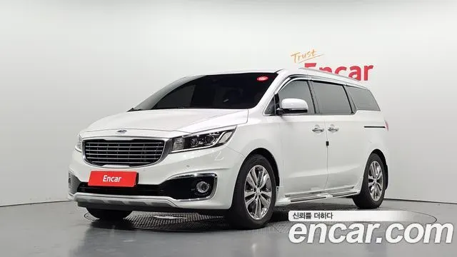 KIA CARNIVAL 2017 — 151 075 км, белый, Корея — под ключ — фото 1
