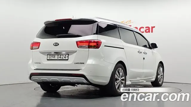 KIA CARNIVAL 2017 — 151 075 км, белый, Корея — под ключ — фото 2