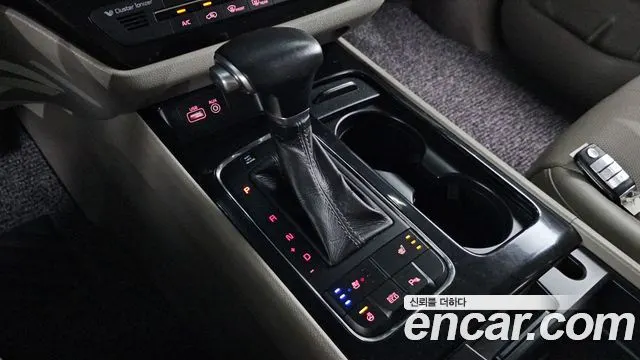 KIA CARNIVAL 2017 — 151 075 км, белый, Корея — под ключ — фото 9