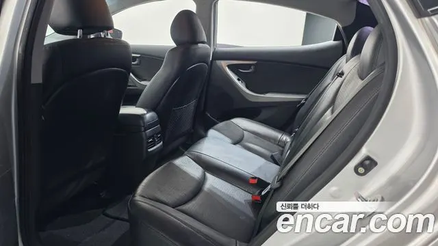 HYUNDAI AVANTE 2016 — 154 534 км, серебристый, Корея — под ключ — фото 11