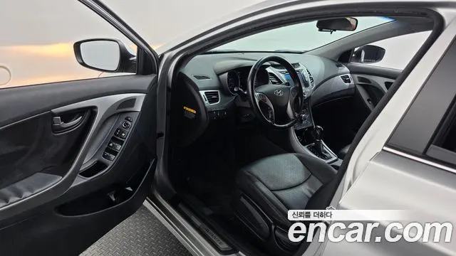 HYUNDAI AVANTE 2016 — 154 534 км, серебристый, Корея — под ключ — фото 10
