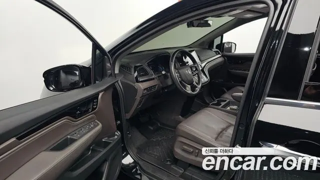 HONDA ODYSSEY 2019 — 81 168 км, чёрный, Корея — под ключ — фото 10