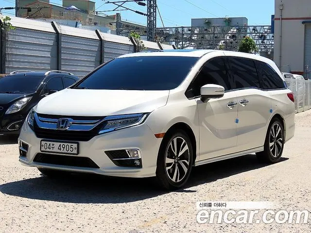 HONDA ODYSSEY 2018 — 112 000 км, белый, Корея — под ключ — фото 2