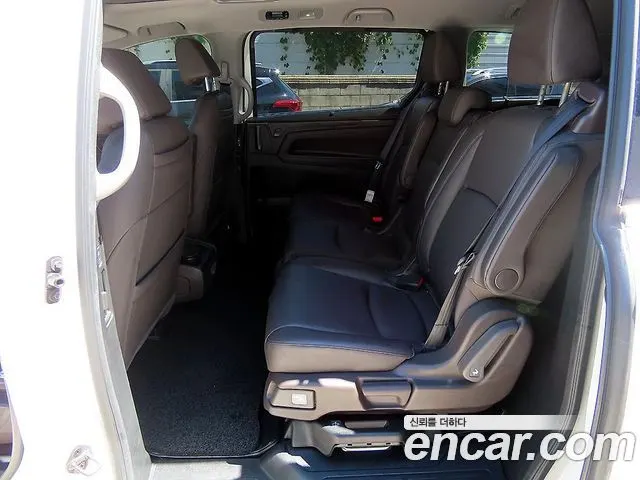 HONDA ODYSSEY 2018 — 112 000 км, белый, Корея — под ключ — фото 6
