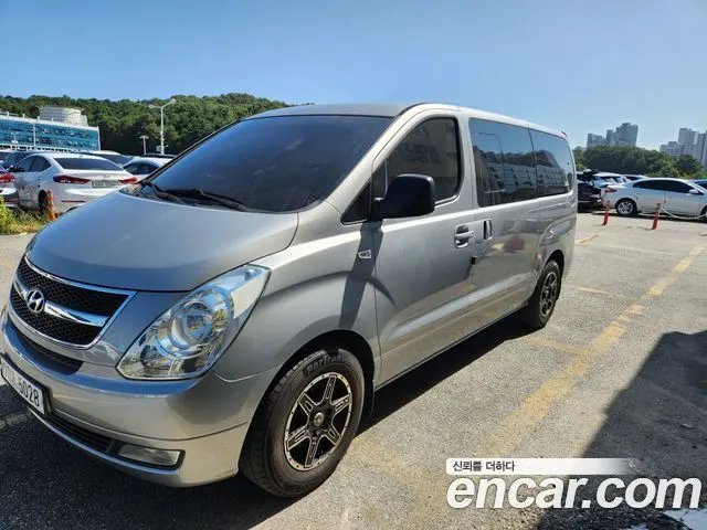 HYUNDAI GRAND STAREX 2015 — 178 898 км, серый, Корея — под ключ — фото 1
