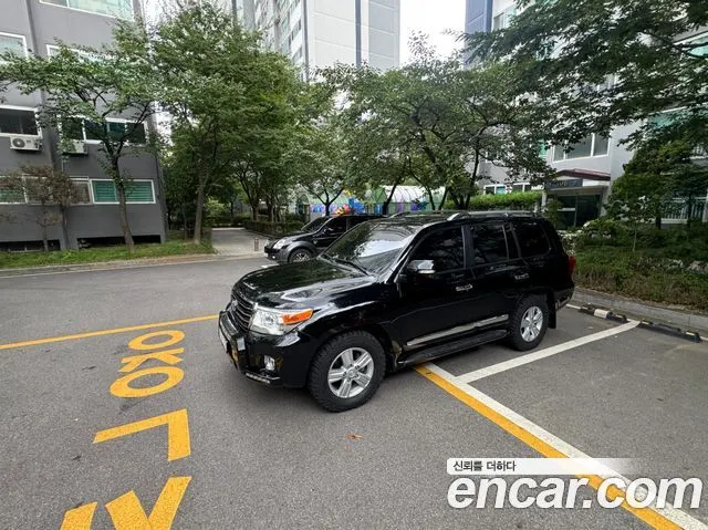 TOYOTA LAND CRUISER 2014 — 94 000 км, чёрный, Корея — под ключ — фото 1