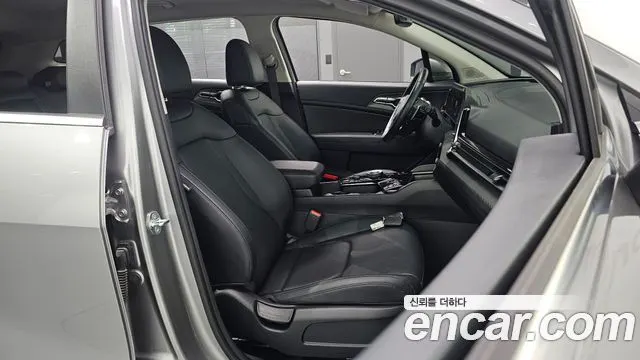 KIA SPORTAGE HYBRID 2023 — 45 219 км, серебристо-серый, Корея — под ключ — фото 12