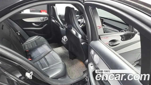 MERCEDES-BENZ C-CLASS W205 2018 — 145 006 км, чёрный, Корея — под ключ — фото 11