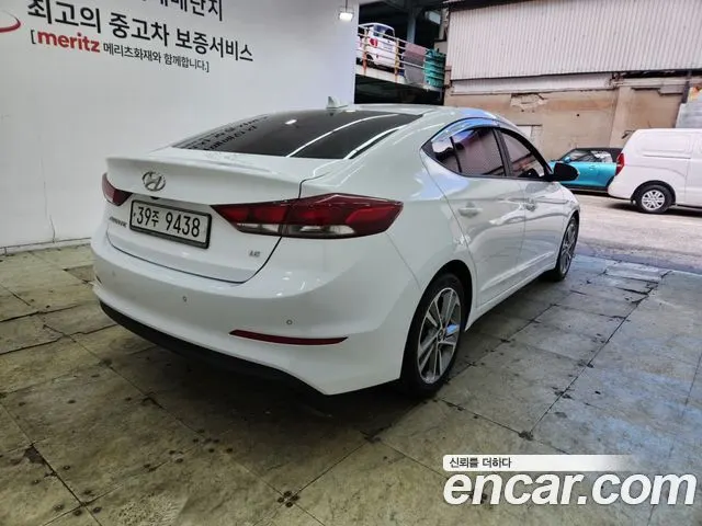 HYUNDAI AVANTE 2018 — 139 060 км, белый, Корея — под ключ — фото 4