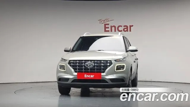 HYUNDAI VENUE 2020 — 116 525 км, светло-золотистый, Корея — под ключ — фото 3