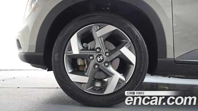 HYUNDAI VENUE 2020 — 116 525 км, светло-золотистый, Корея — под ключ — фото 5