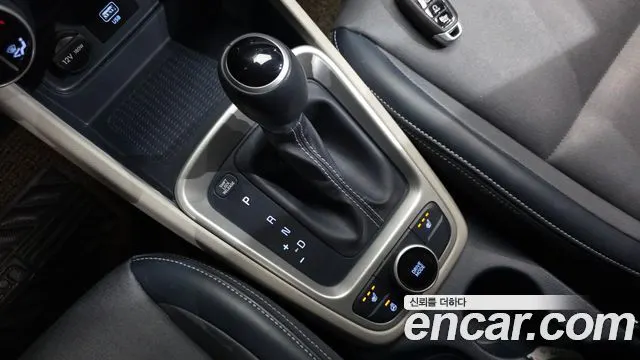 HYUNDAI VENUE 2020 — 116 525 км, светло-золотистый, Корея — под ключ — фото 9