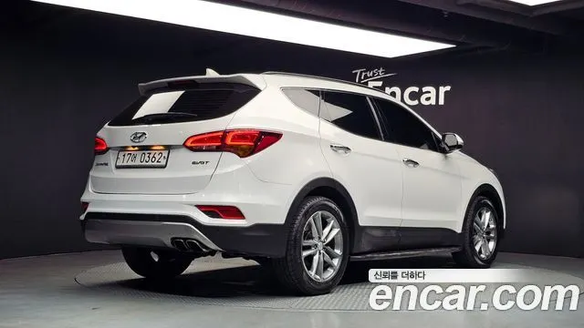 HYUNDAI SANTA FE 2016 — 183 667 км, белый, Корея — под ключ — фото 2