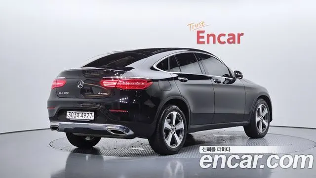 MERCEDES-BENZ GLC-CLASS X253 2019 — 55 384 км, чёрный, Корея — под ключ — фото 1