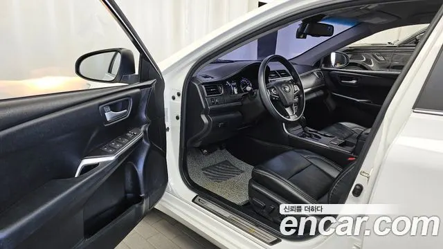 TOYOTA CAMRY 2017 — 93 296 км, белый, Корея — под ключ — фото 10