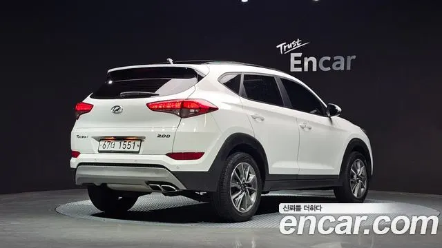 HYUNDAI TUCSON 2018 — 71 922 км, белый, Корея — под ключ — фото 2