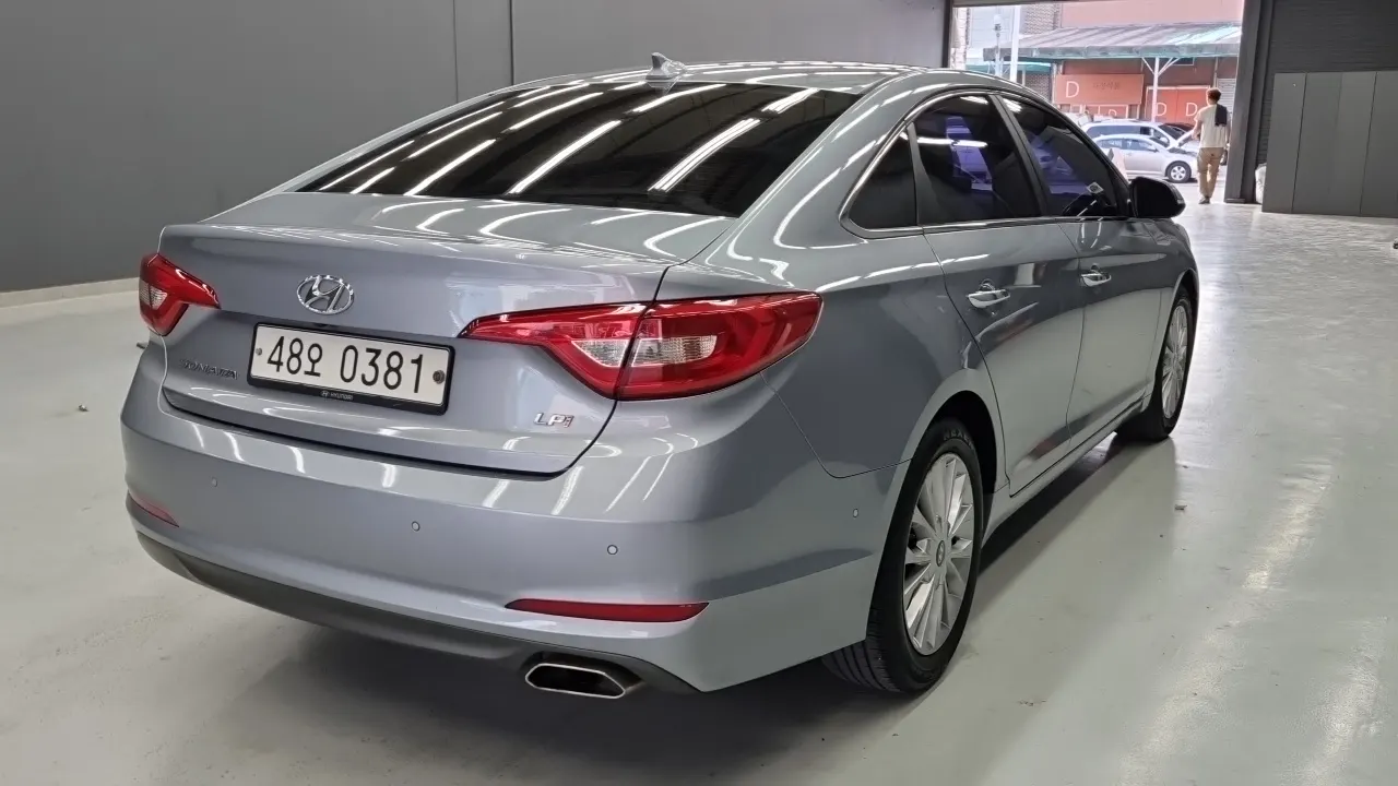 HYUNDAI SONATA 2017 — 167 564 км, серебристо-серый, Корея — под ключ — фото 2